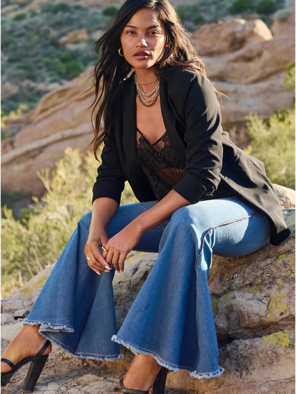VENUS Extreme Flare Jeans - Picture 2 of 9
